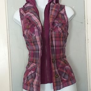 Maurices plaid hooded zip up vest, sz M